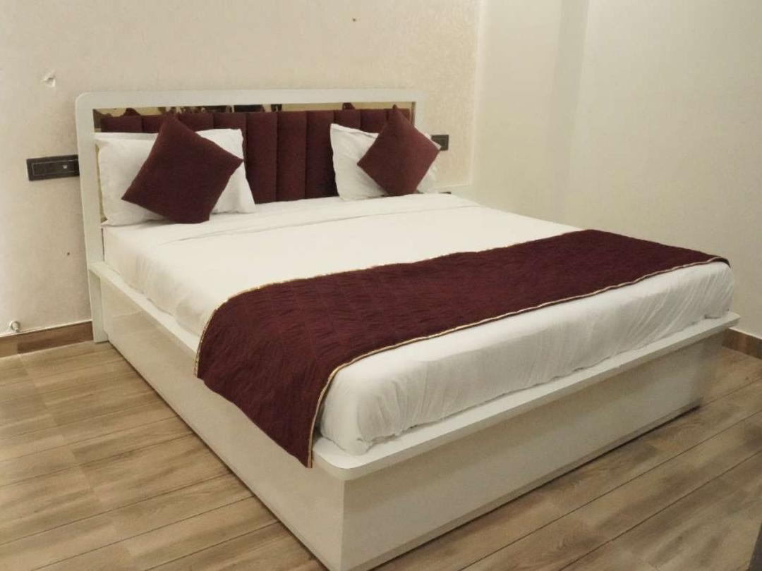 Aashirwaad Hotel and Banquets in Lucknow