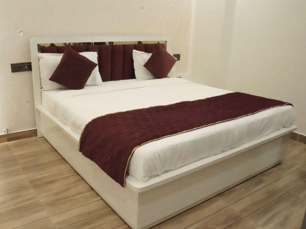 Aashirwaad Hotel and Banquets in Lucknow