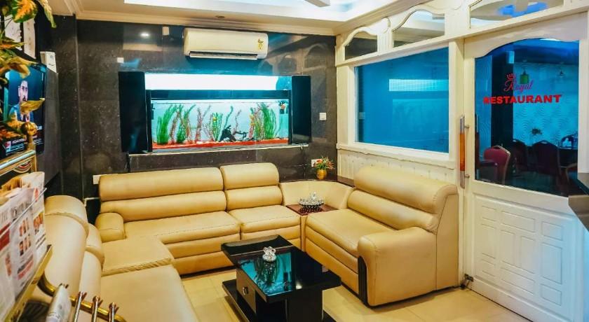 Hotel Chothys Park in Thiruvananthapuram