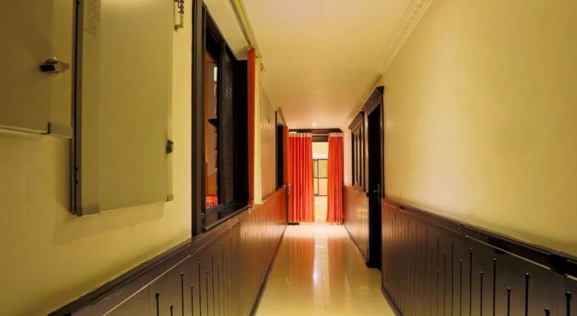 Hotel Chothys Park in Thiruvananthapuram