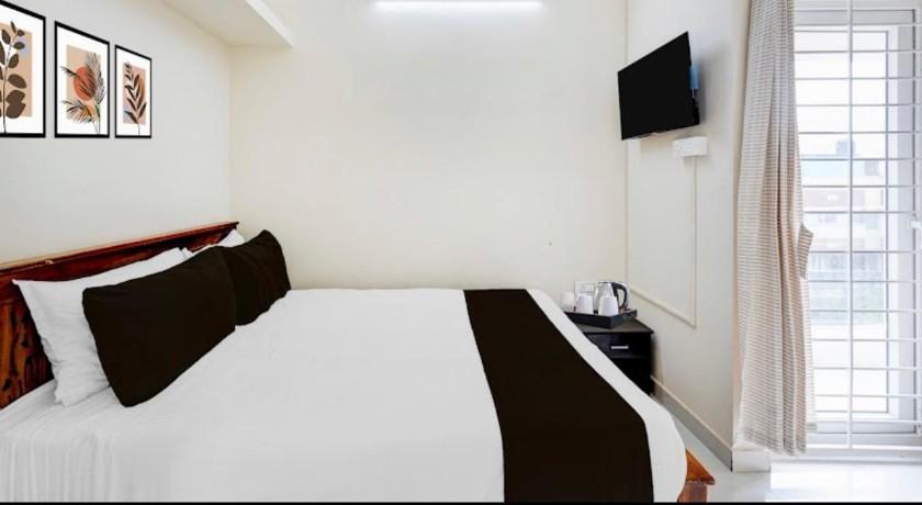  B2N Hotels Sholinganallur in Chennai