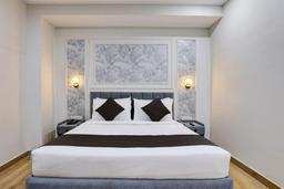 Hotel Raasha Premier in Noida