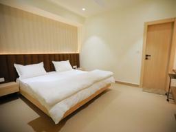 Hotel Adora in Delhi