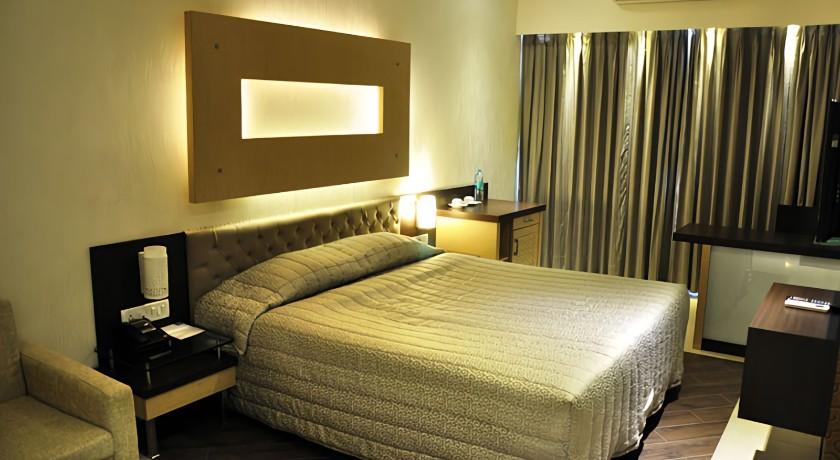 Hotel Mumbai House in Thane