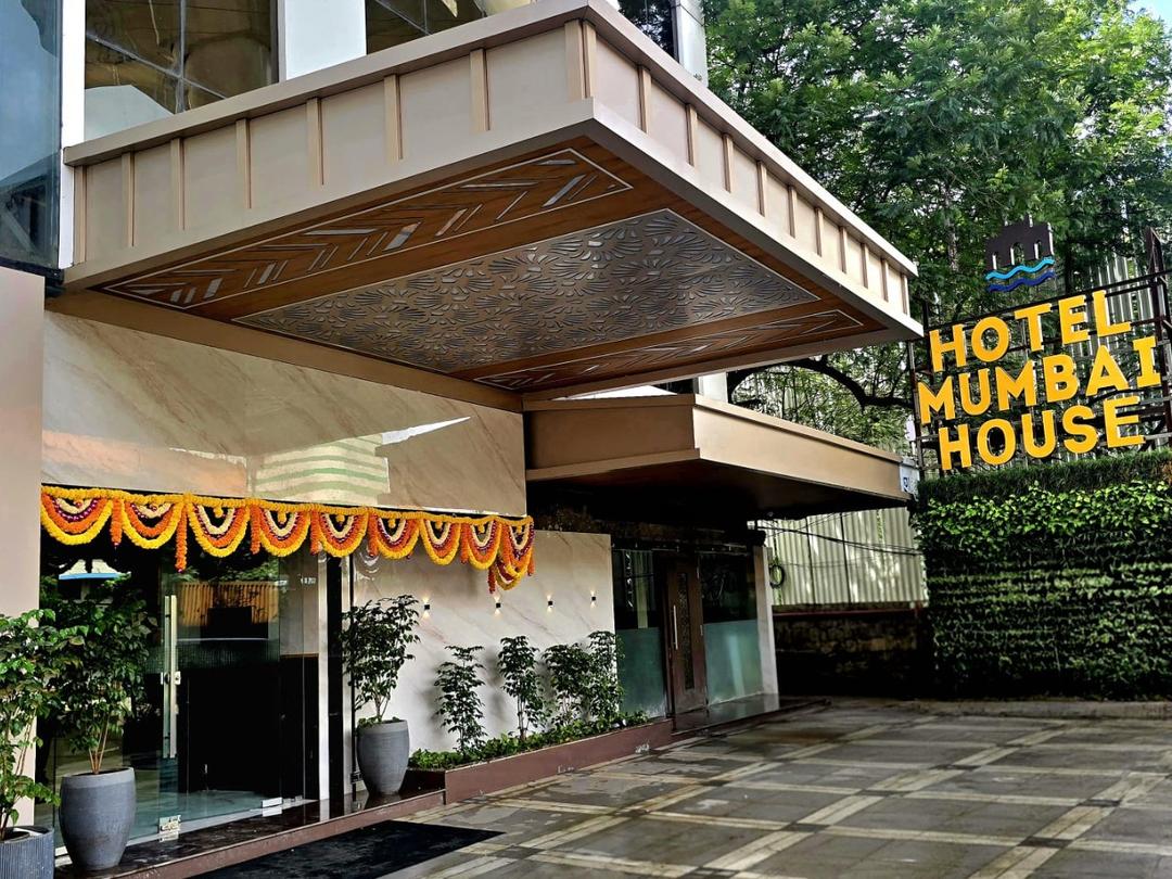Hotel Mumbai House in Thane