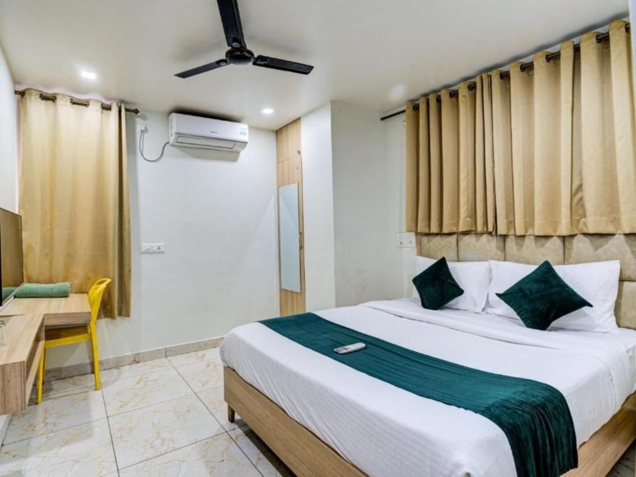 Elmas Grand Hotel in Bangalore