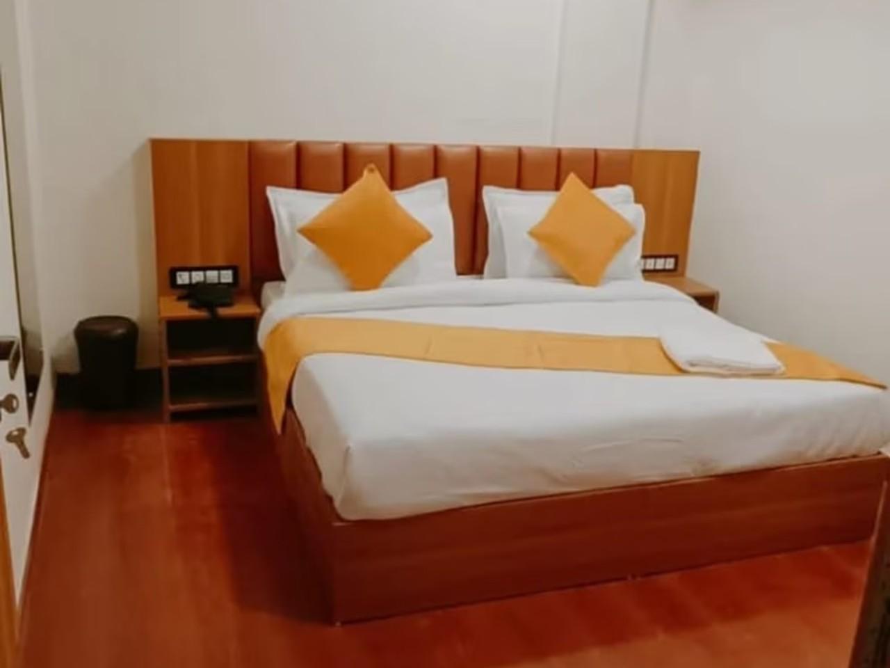 Hotel Golden Tree in Hisar
