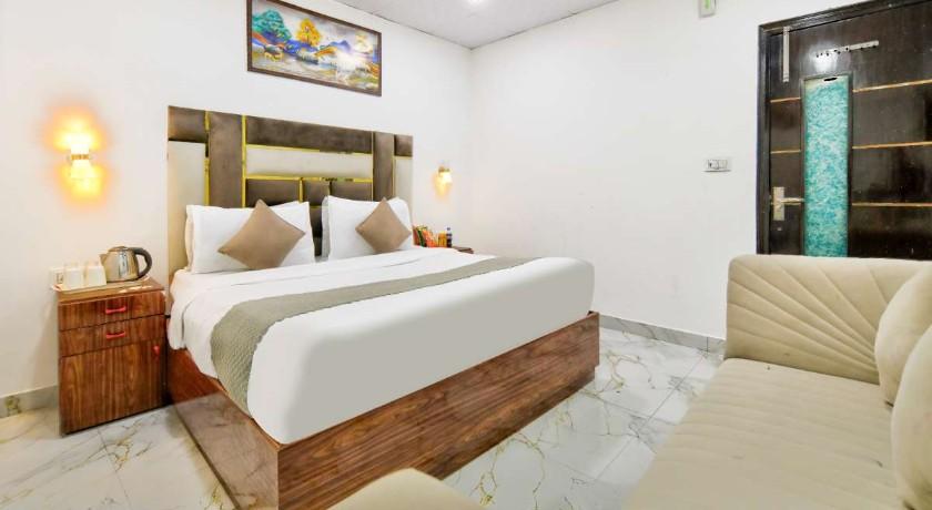 Hotel Golden Key Residency in Delhi