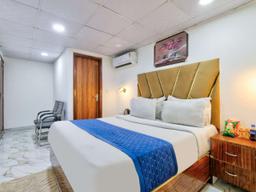 Hotel Golden Key Residency in Delhi