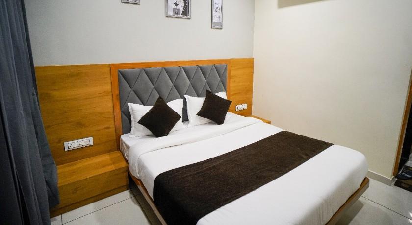 Hotel Suncity in Ahmedabad