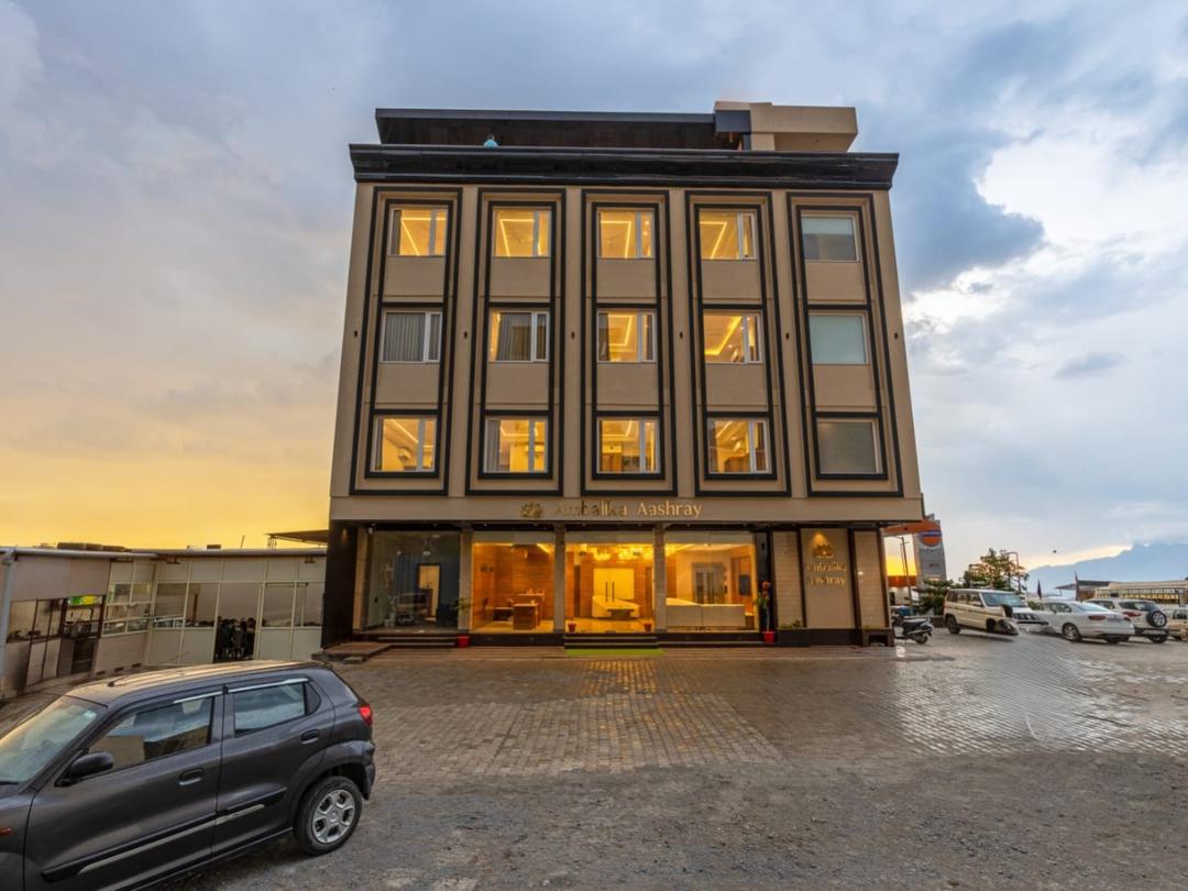 Hotel Ambalika Aashray in Katra