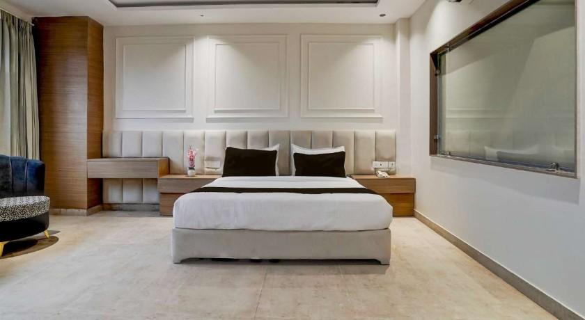 Hotel Elvilla in Delhi