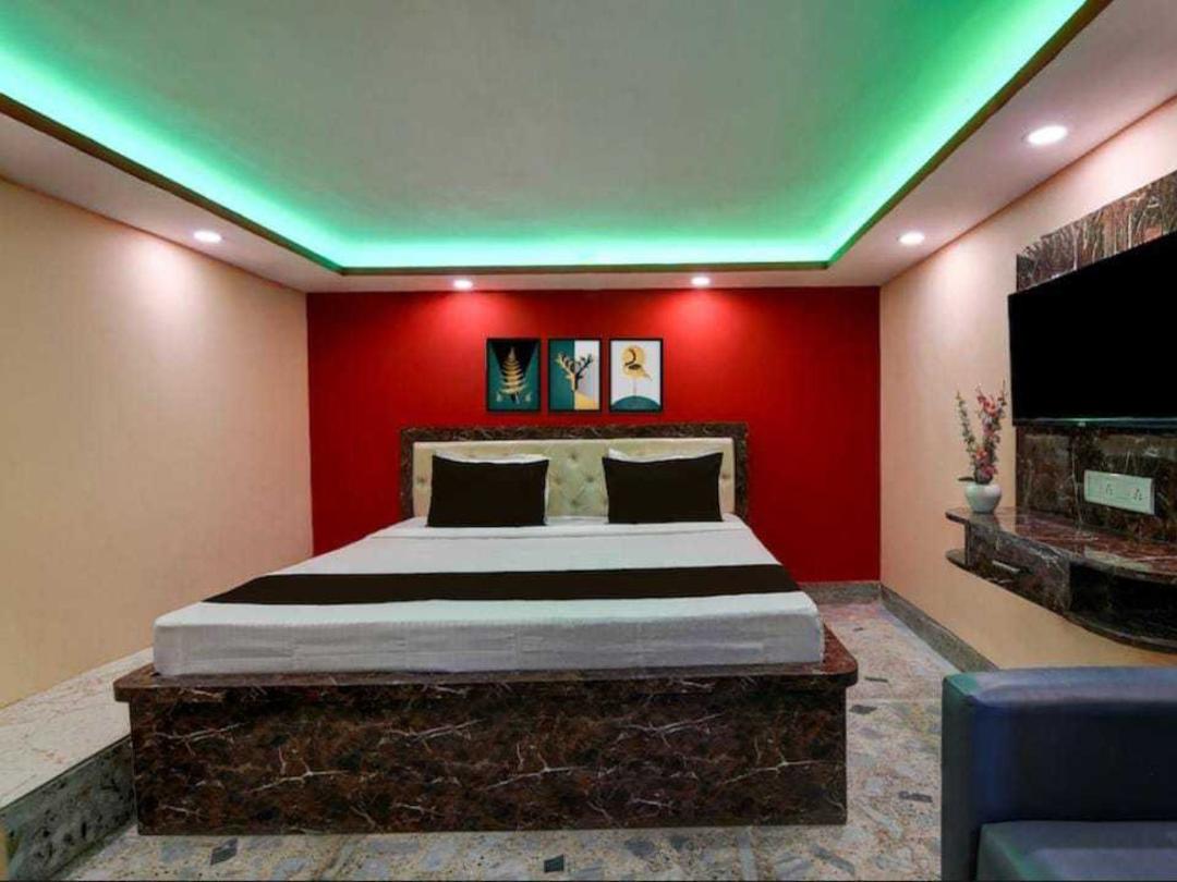 Hotel SR Imperial in Kolkata