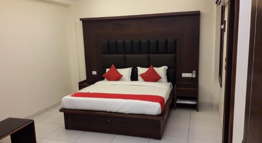 Royal Stay Near Katra Railway Station in Katra