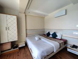 Hotel Midtown Malhotras in Shimla