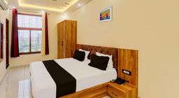 Hotel Manyam Palace in Gorakhpur