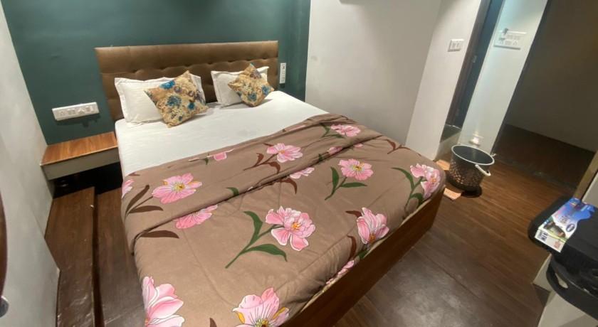 Nidhivan Hotel And Rooms in Surat