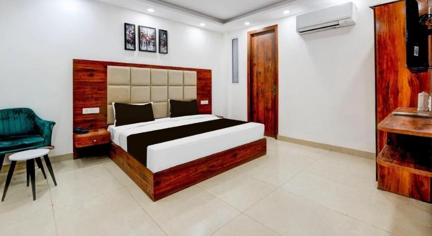 Hotel Evergreen in Faridabad