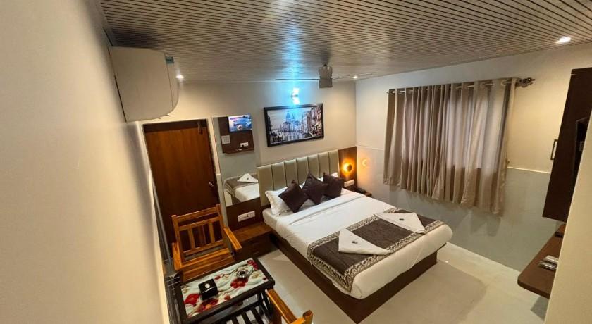 Hotel Vishwadarshan Residency in Navi Mumbai