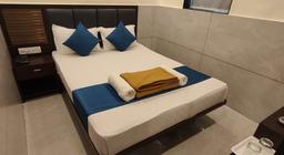Sony Lodging And Boarding in Thane