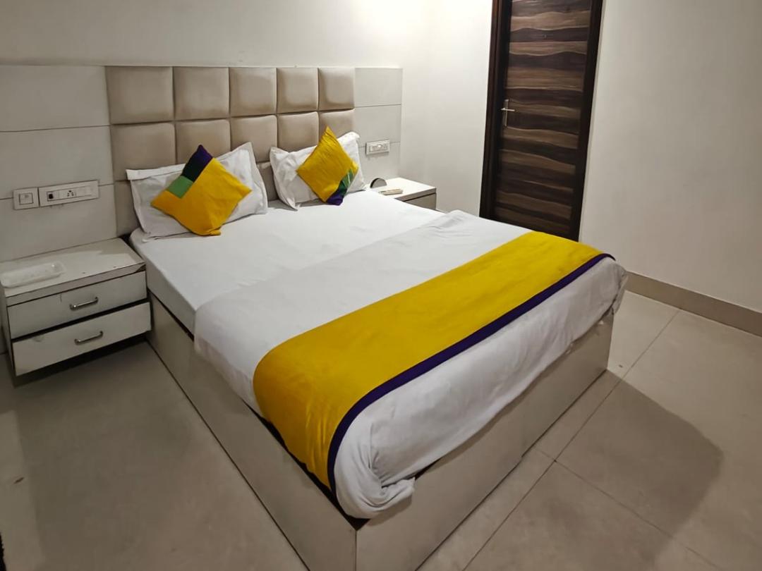 Hotel Leo in Chandigarh