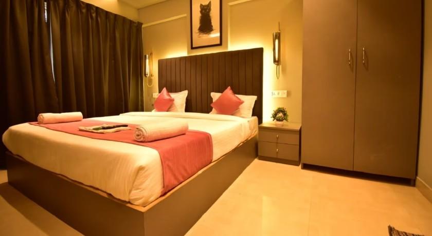 Hotel Aura in Mumbai