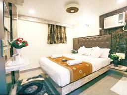Hotel Onyx Residency  in Mumbai