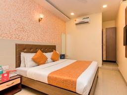 Hotel Golden Nest in Mumbai