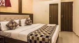 Hotel Golden Galaxy in Mumbai