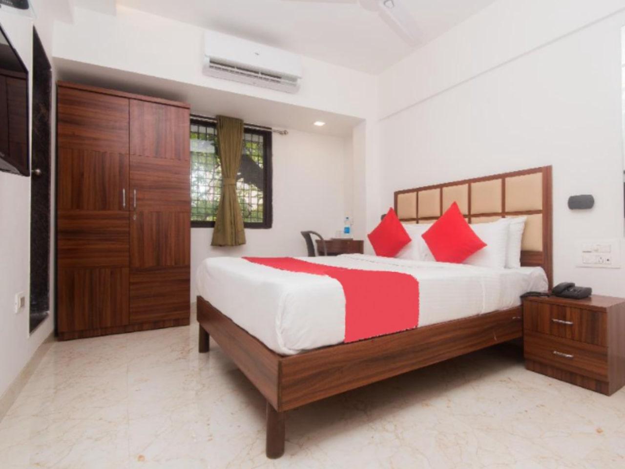 Hotel Grand Plaza in Mumbai