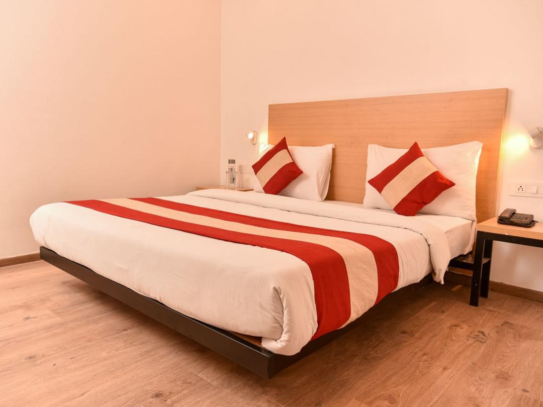 Hotel White Saffron in Delhi
