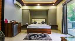 Magnus Vosiv Suits in Pune