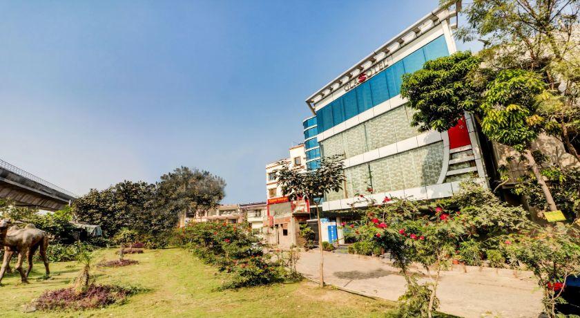 Glassotel  in Kolkata