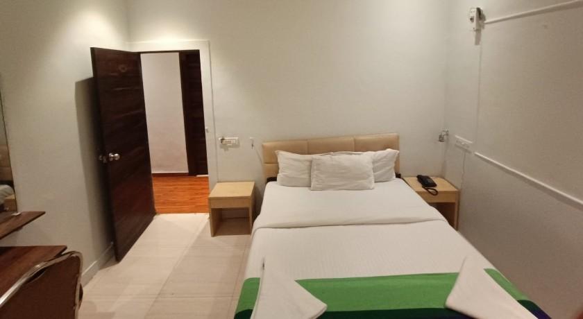 Hotel Golden Tulipz in Mumbai