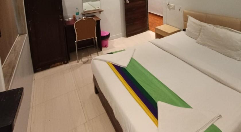 Hotel Golden Tulipz in Mumbai