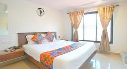 Hotel Silver lake in Mumbai