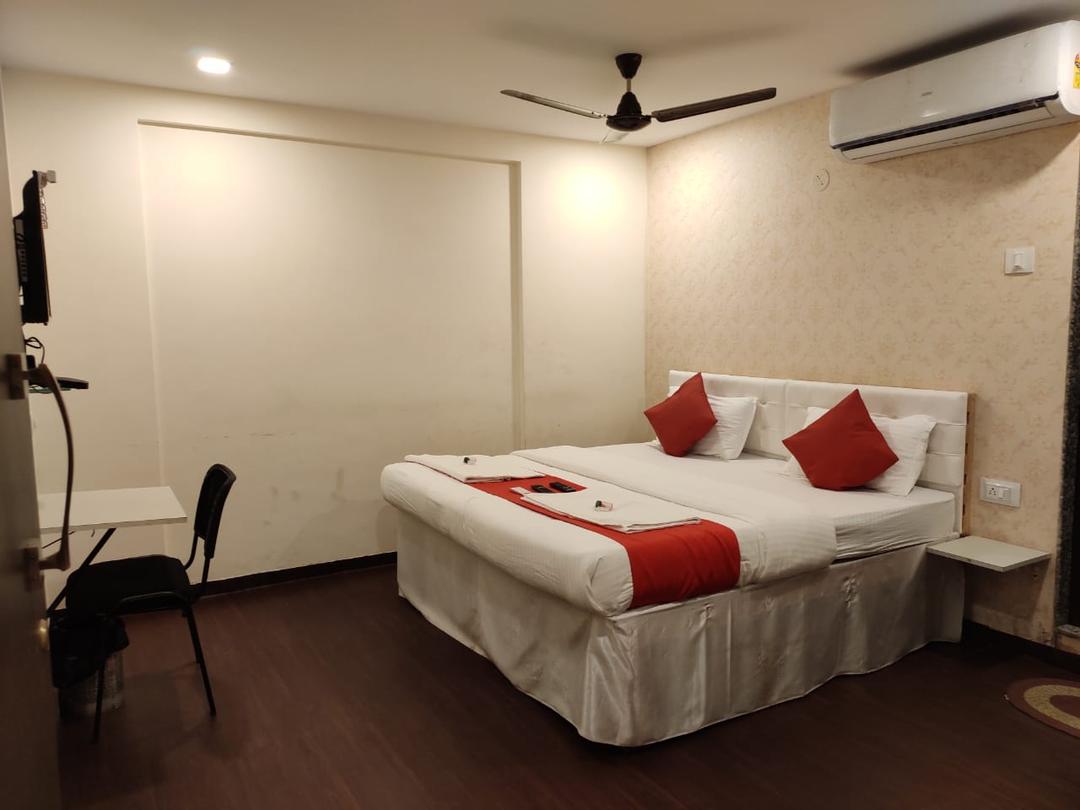 Hotel Pub Street Inn in Panvel