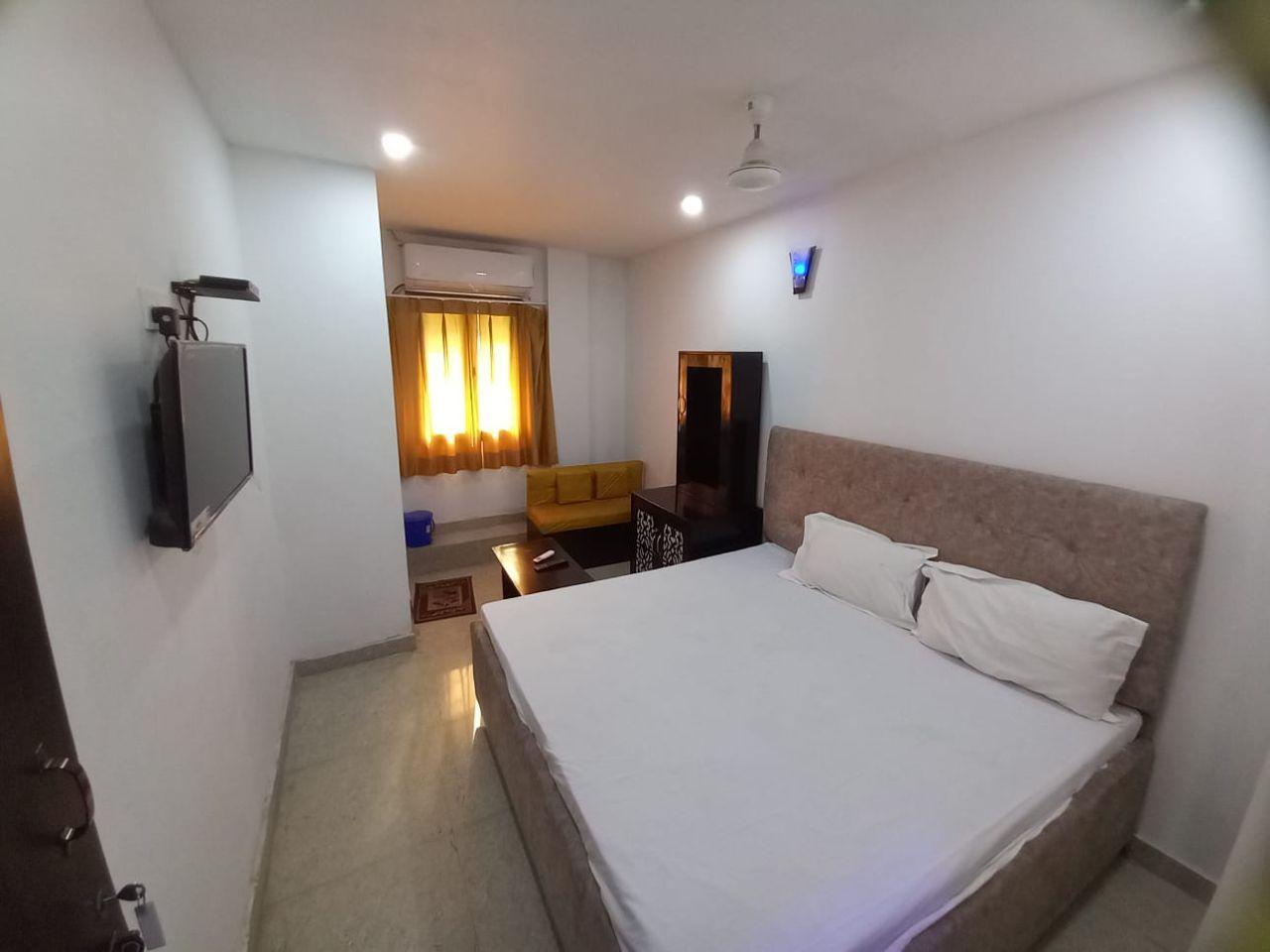Hotel Metro Regency in Lucknow