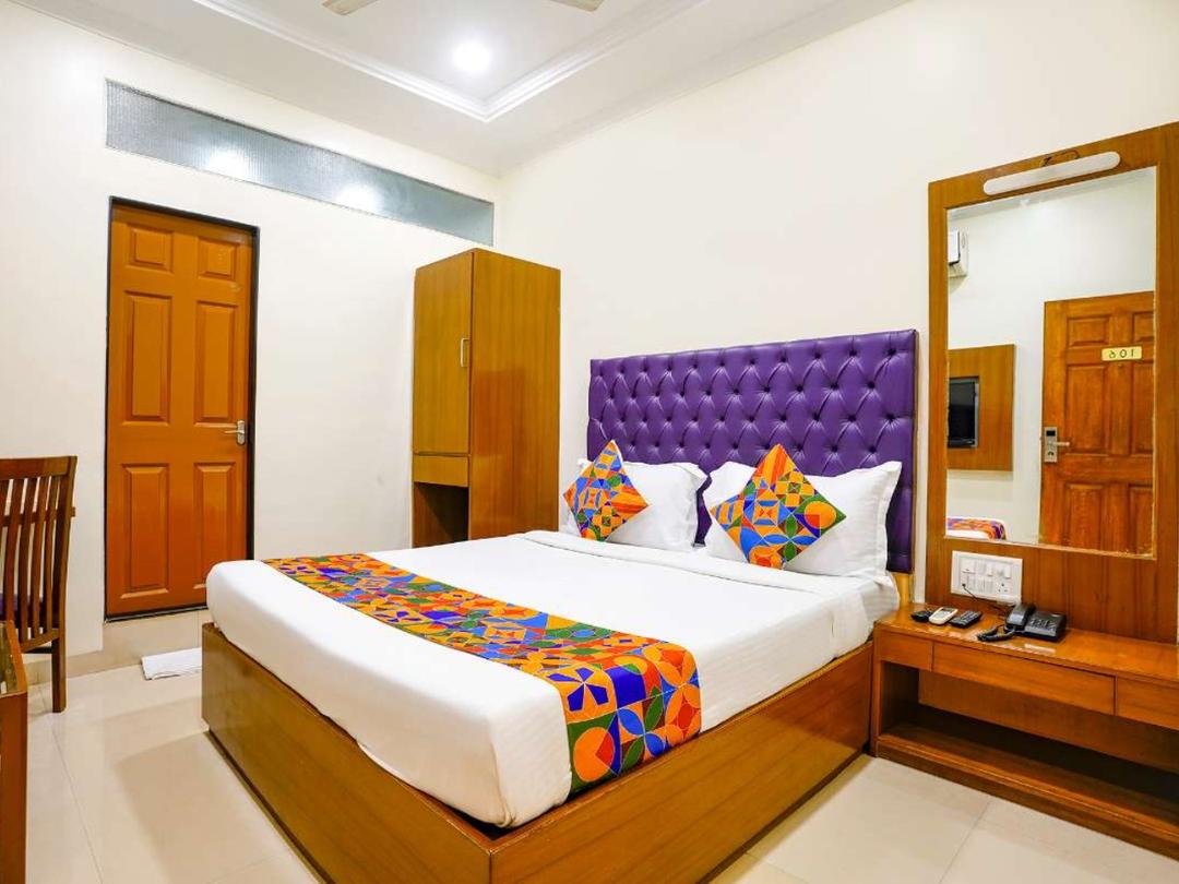 Hotel Cruz Royale International in Mumbai