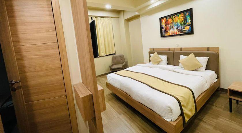 Hotel The Golf in Lucknow