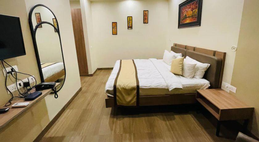 Hotel The Golf in Lucknow