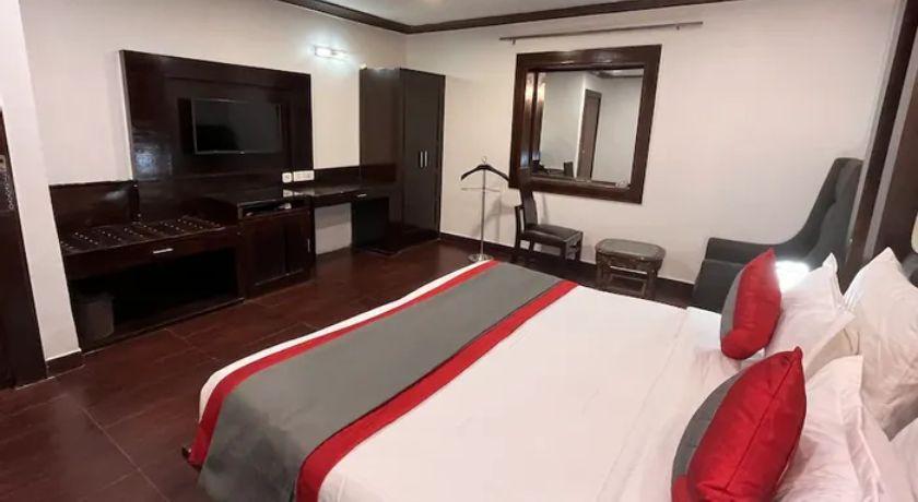 Qotel Express Sandberry in Delhi