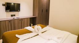 Hotel Lime Wood in Mumbai