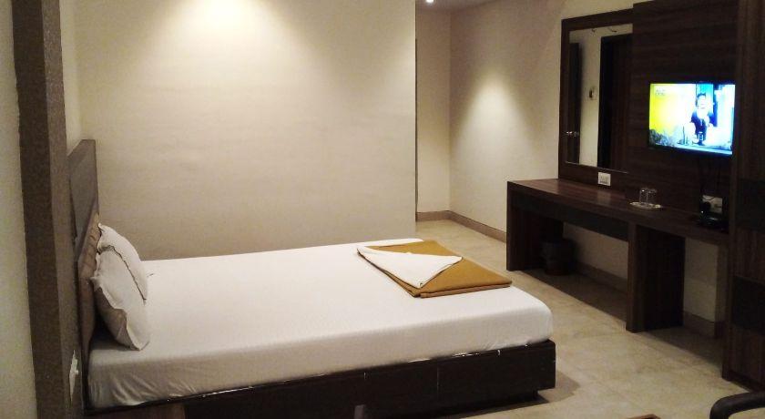 Hotel Hill View in Vasai Virar