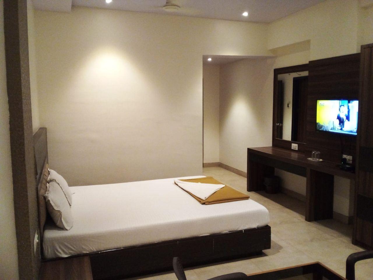 Hotel Hill View in Vasai Virar