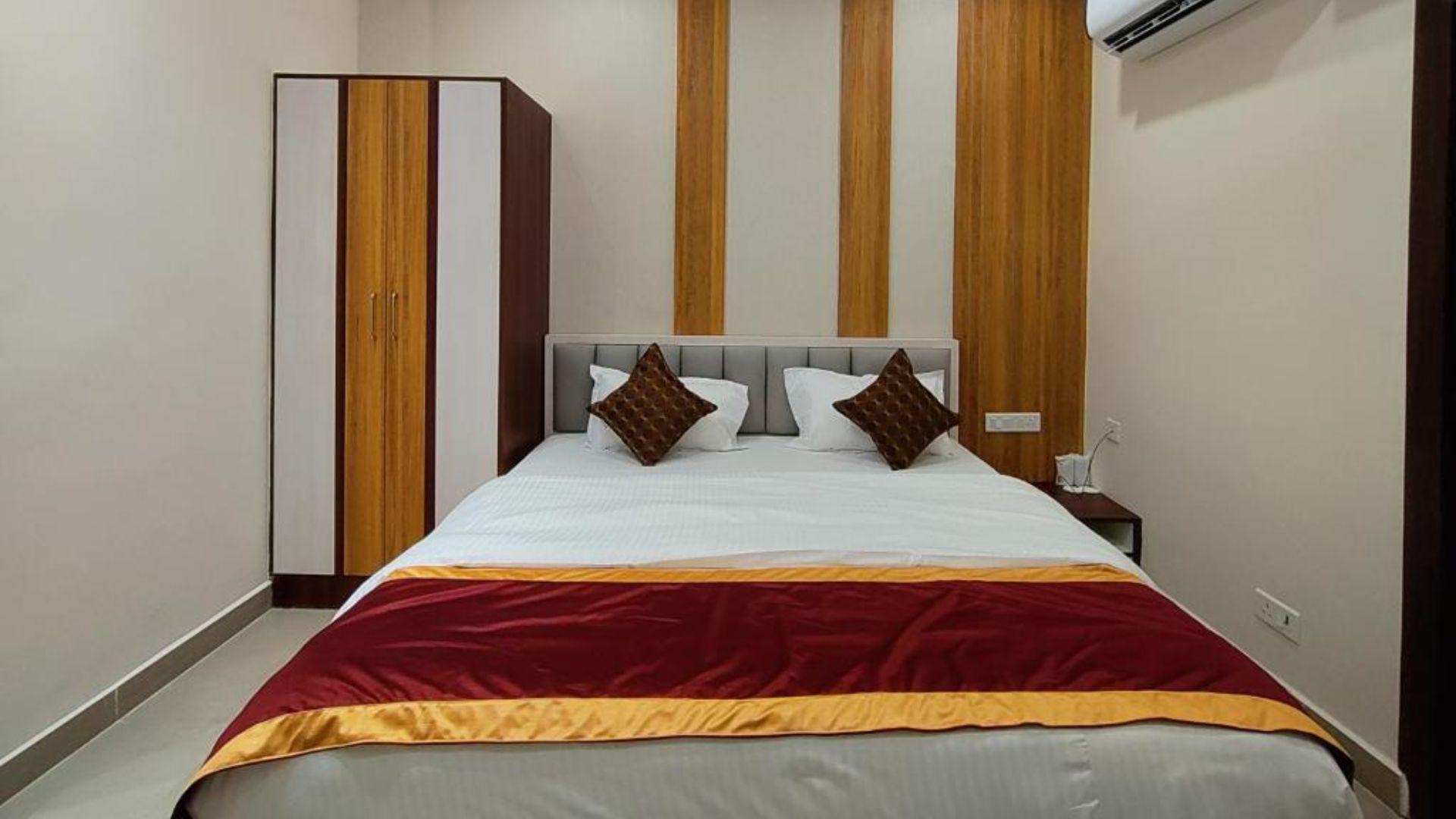 Hotel Royal Rooms in Lucknow