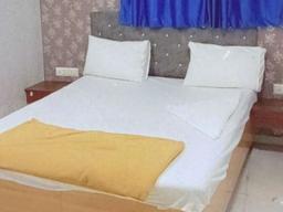 Hotel Saini Guest House in Mumbai