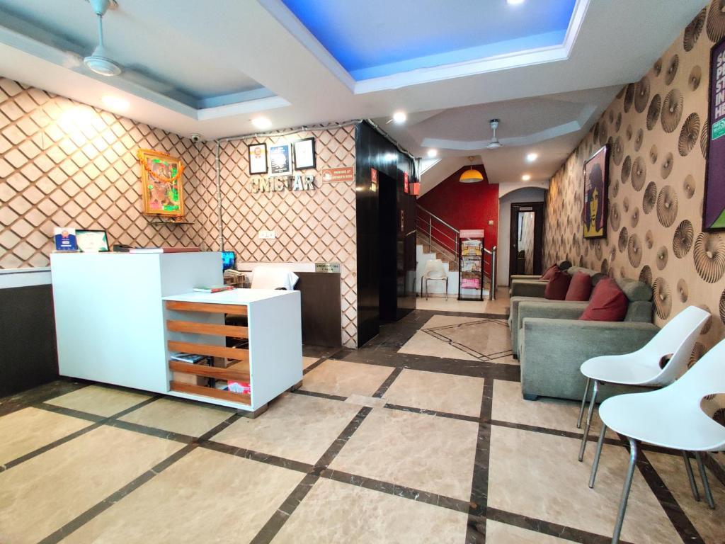 Hotel Unistar in Delhi