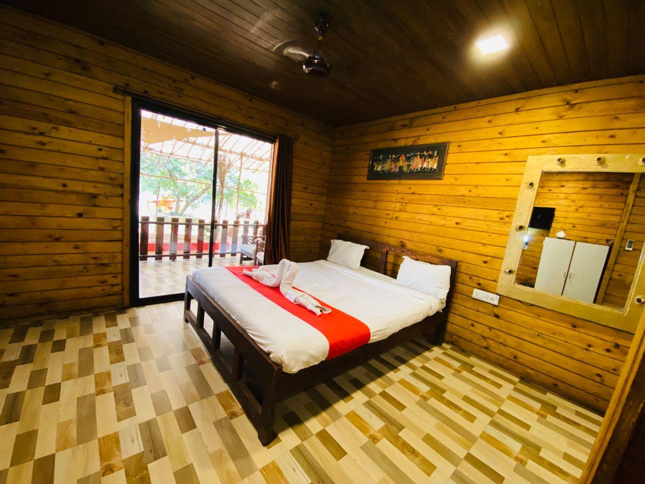 Hotel Anand Gardens in Vasai Virar