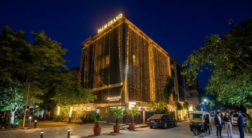 Hotel Palm Grand in Delhi